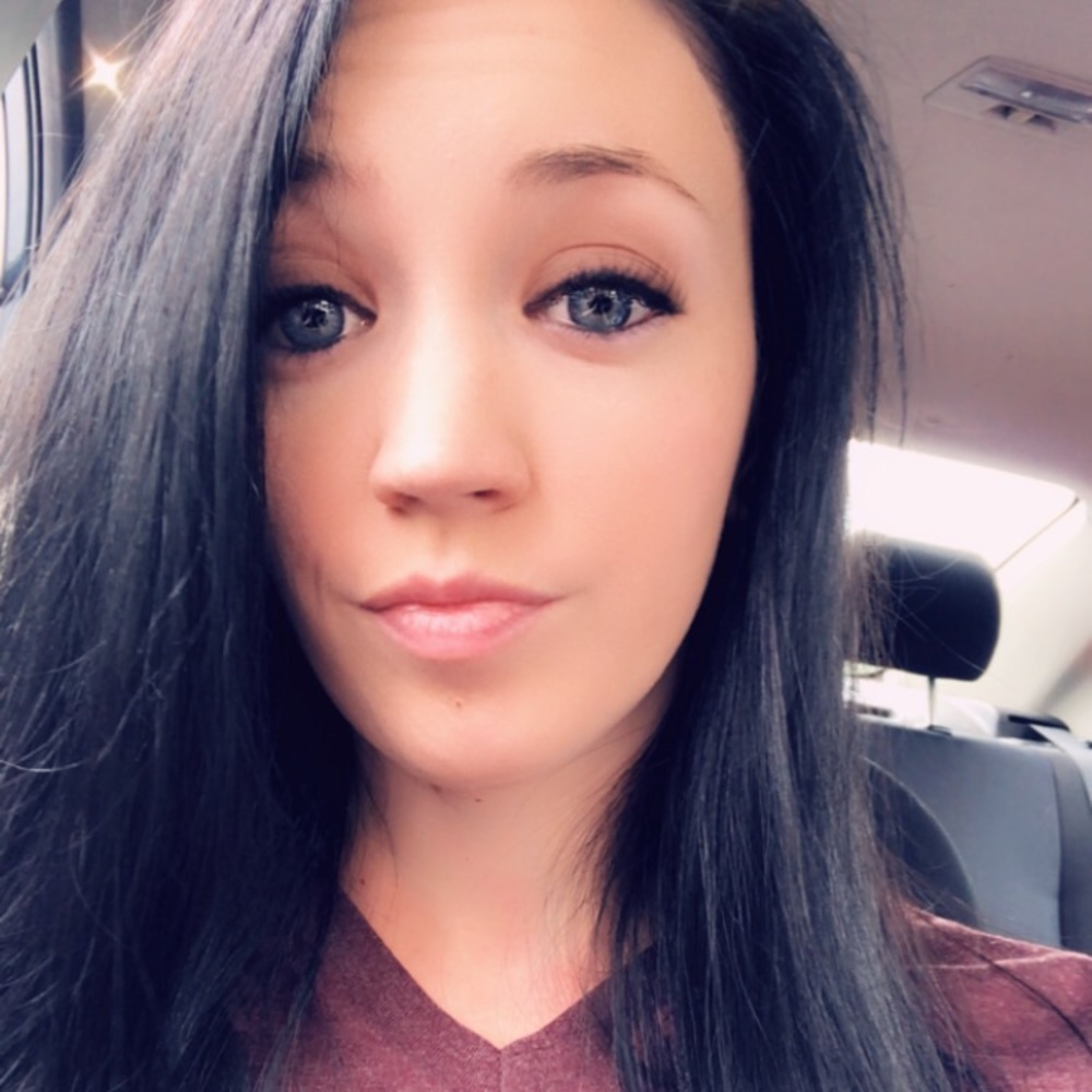 Meet your Posher, Alyssa